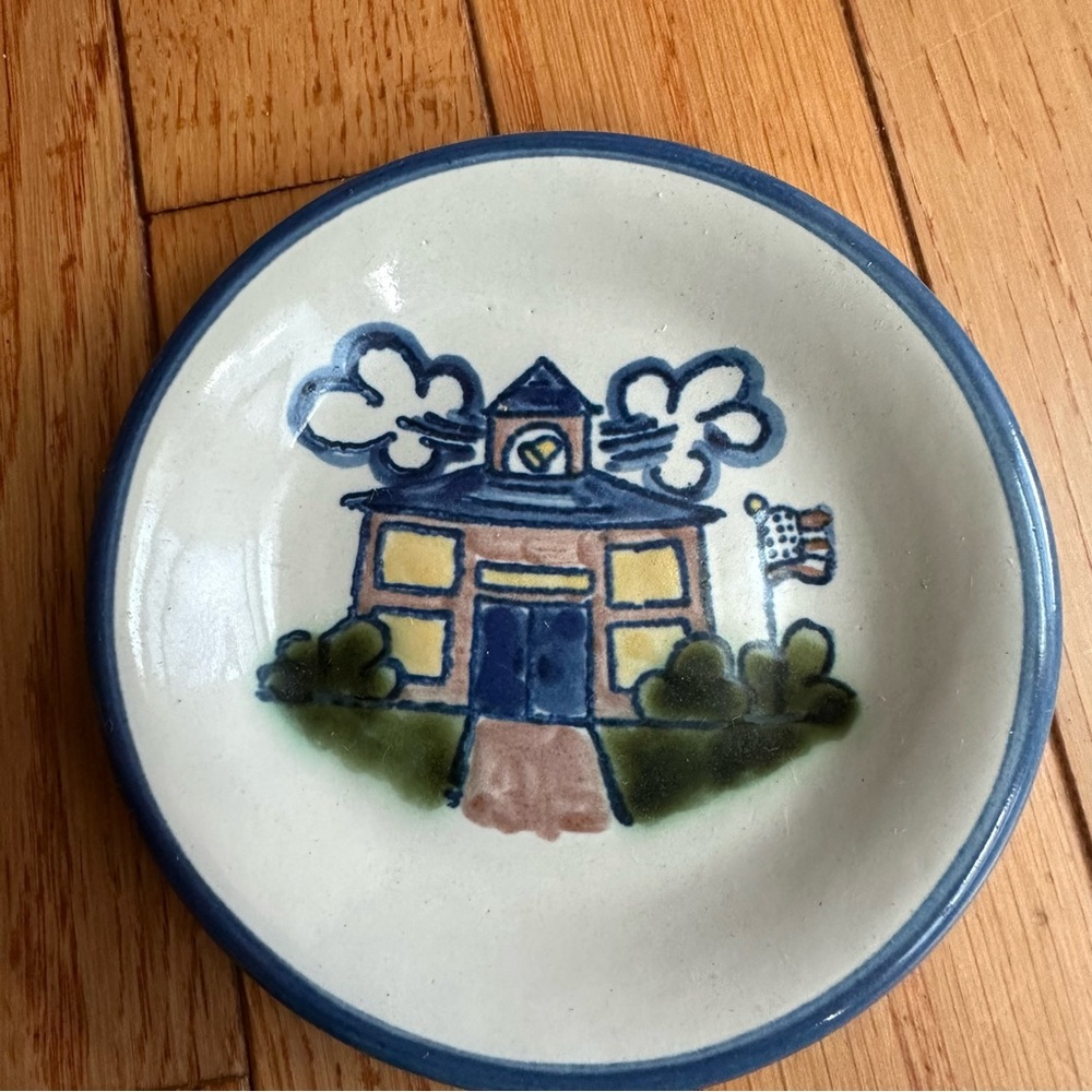 Louisville Stoneware - A beautiful house - 4 3/4" PLATE NEW